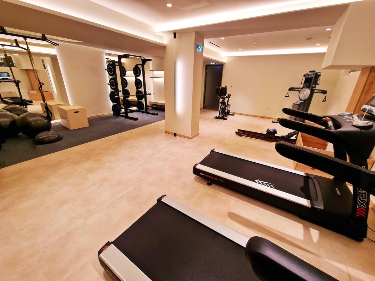 Tsamis Zante Suites (Adults Only) Psarou  Eksteriør bilde The gym at the hotel