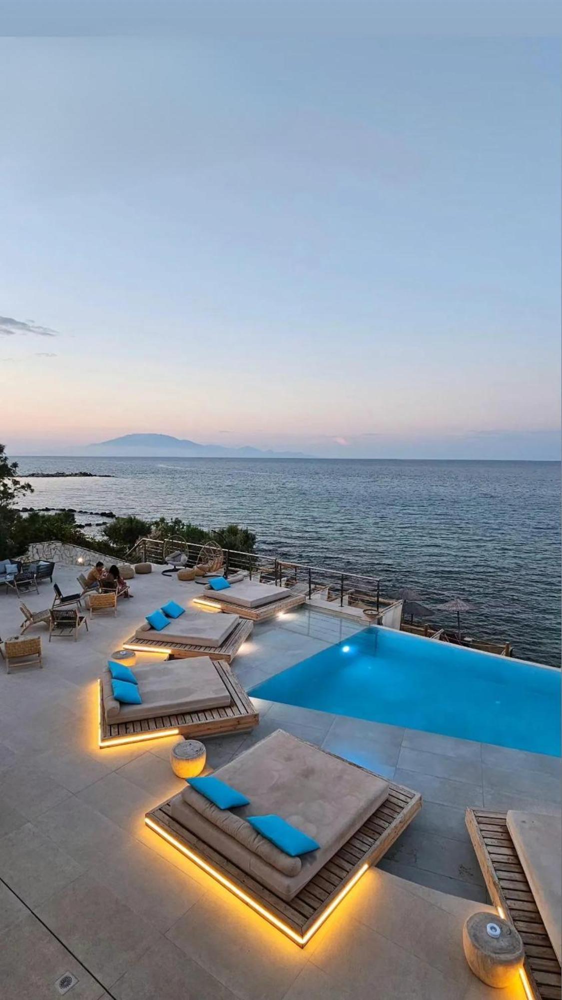 Tsamis Zante Suites (Adults Only) Psarou  Eksteriør bilde View of the island from the coast of Paros